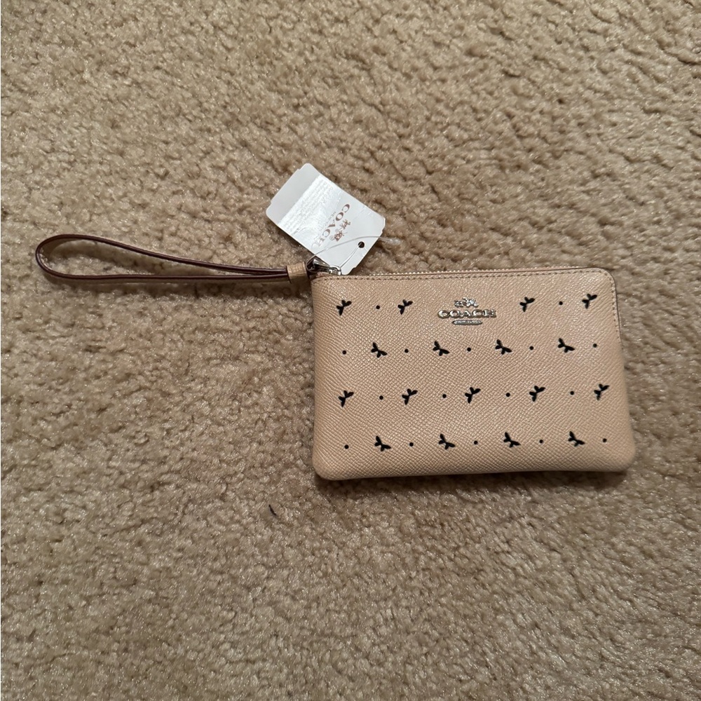 Coach Wristlist-Bow detail